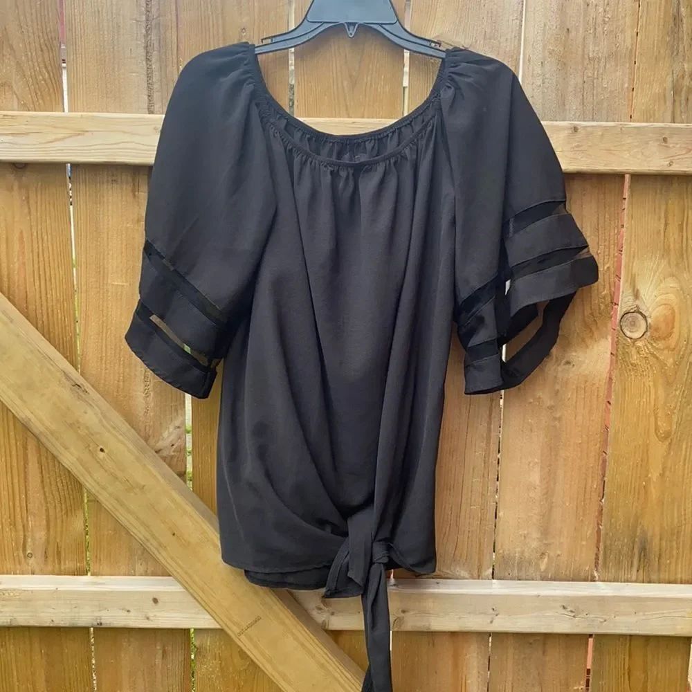 Sheer sleeve top sz. XL